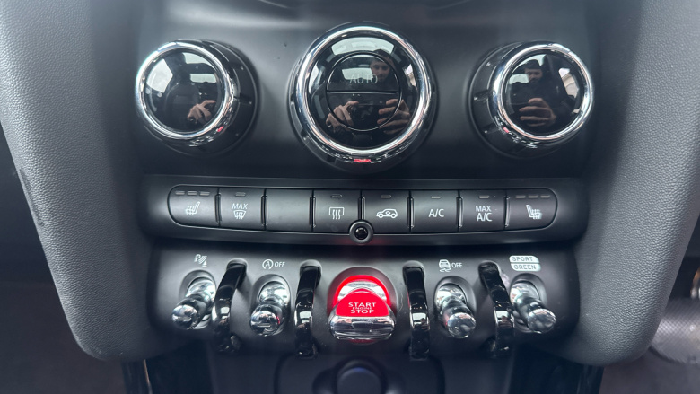 MINI Hatchback 2.0 Cooper S Exclusive 3dr Auto Petrol Hatchback